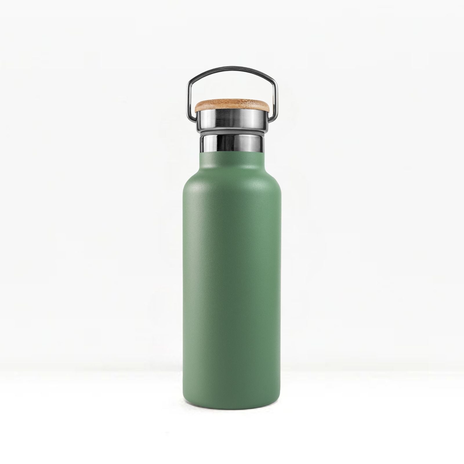 bambaw stainless steel water bottle insulated in green colour 750ml on white background